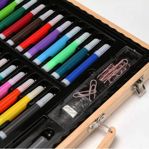 Детский набор для рисования и творчества 150 предметов в деревянном чемодане artistic set