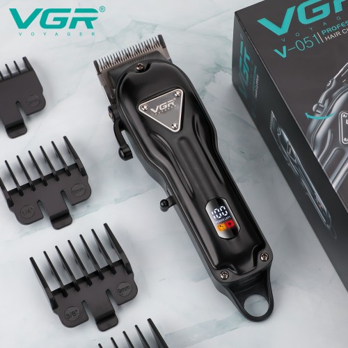 Аккумуляторная машинка для стрижки (clipper) VGR V-051, 4 насадки, 2500 mAh, LED-дисплей
