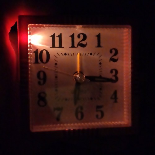 Настольные часы-будильник с подсветкой кварцевые XD-794 Красный