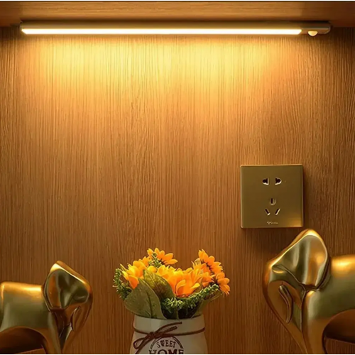 Лампа аккумуляторная 60см HYSS 600, от USB, на магните / Портативная лампа с датчиком движения / Светильник